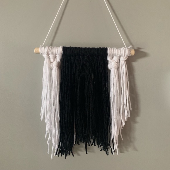 Wall hangers - Picture 3 of 3